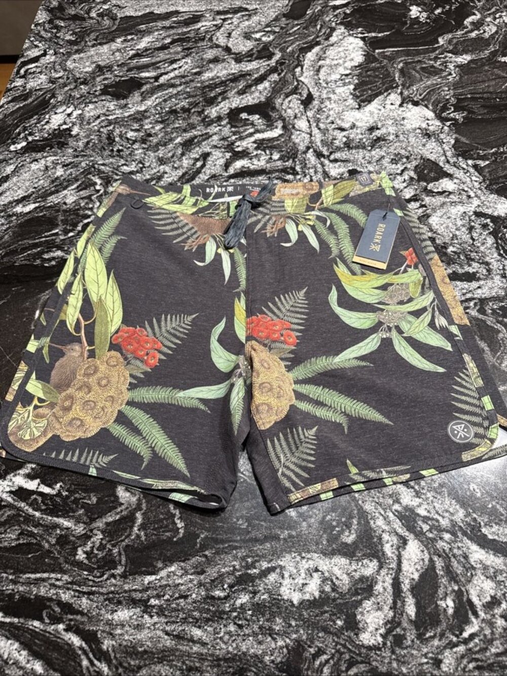 Roark Chiller Kiwi Camo 17” Boardshorts Black Mens Size 30 NWT RB416